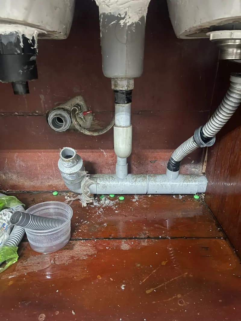 Trước sửa đường ống nước tại TPHCM — thợ Nguyễn Quốc Bảo