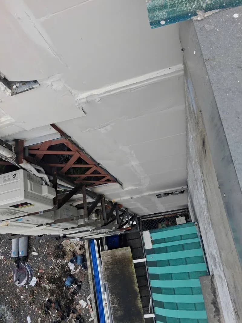 Trước sửa mái tôn Apollo tại Quận 10 — thợ Bùi Văn An