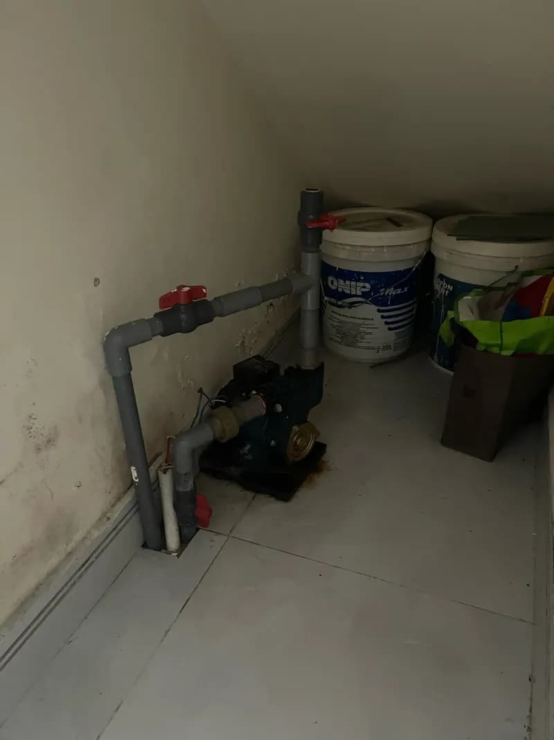 Trước sửa máy bơm nước tại Quận 10 — thợ Nguyễn Quốc Bảo