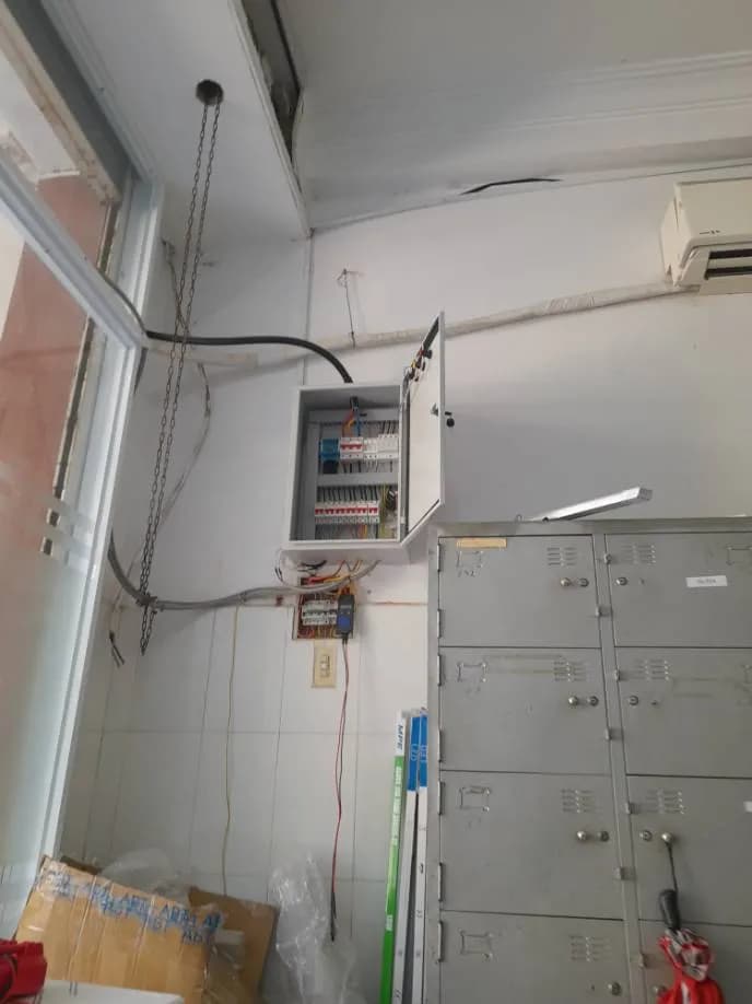Trước sửa tủ điện tại Bình Tân — thợ Khổng Mạnh Phẩm