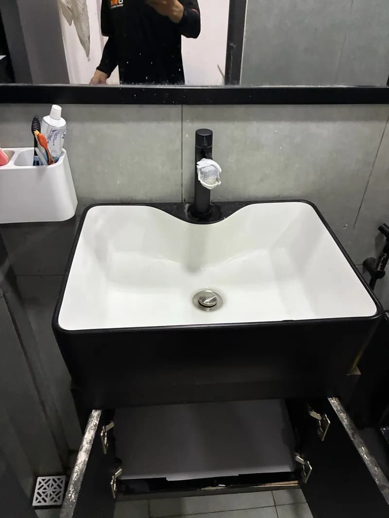 Sau khi hoàn thành sửa vòi nước tại Bình Tân — thợ Dương Oai