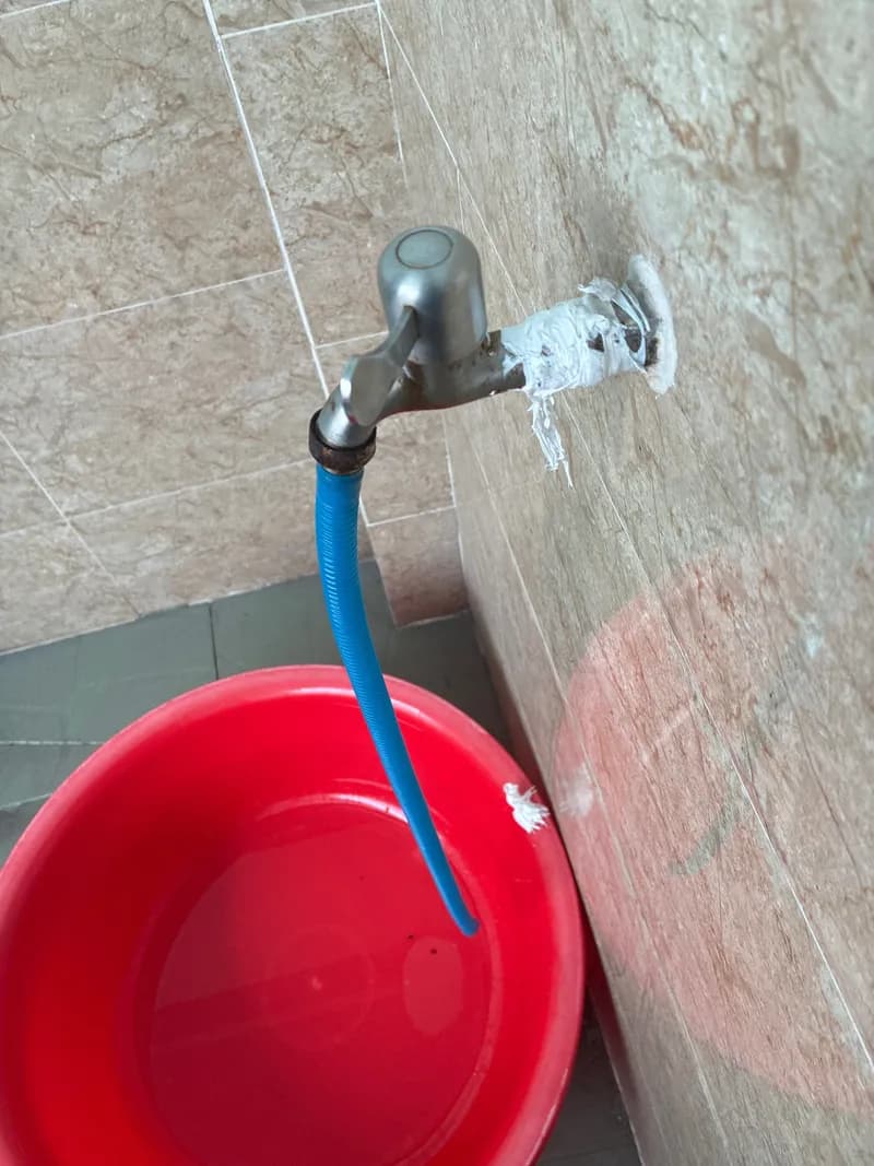 Trước sửa vòi nước tại Phường 12, Quận 10 — thợ Dương Oai