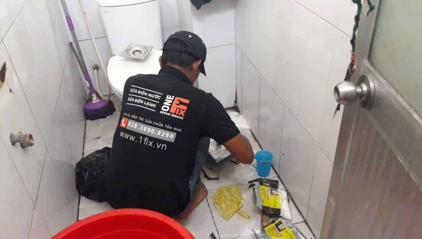 Bồn Cầu Chảy Nước Liên Tục? Nguyên Nhân & Cách Sửa