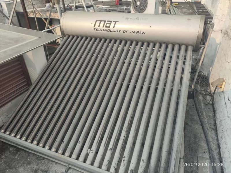Trước sửa máy nước nóng năng lượng mặt trời MAT tại Phường 17, Phú Nhuận — thợ Nguyễn Hoàng Khánh