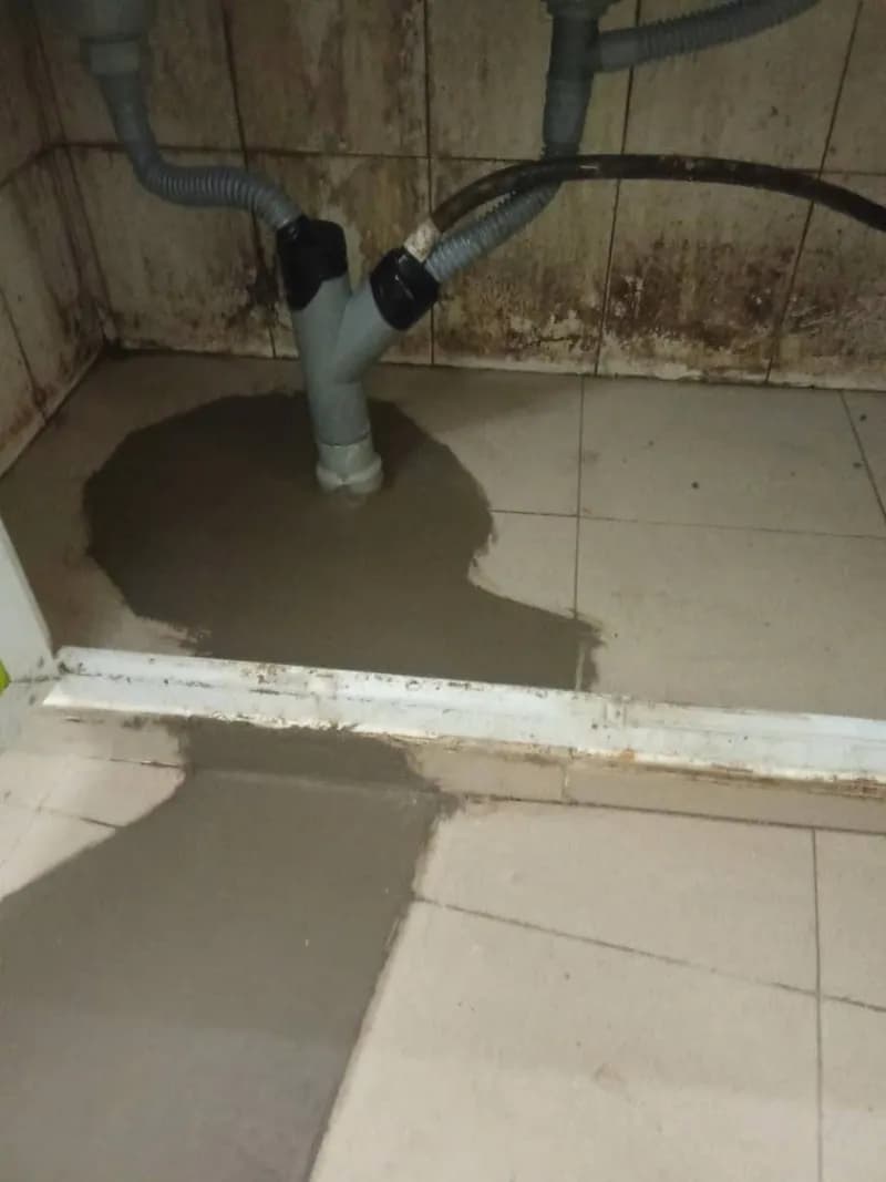 Sau khi hoàn thành sửa đường ống thoát nước chậu rửa tại Quận 10 — thợ Bùi Văn Bảo