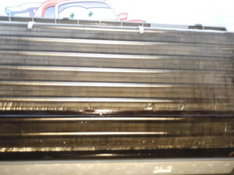 Trước sửa máy lạnh treo tường Daikin tại Quận 6 — thợ Đặng Anh Huy