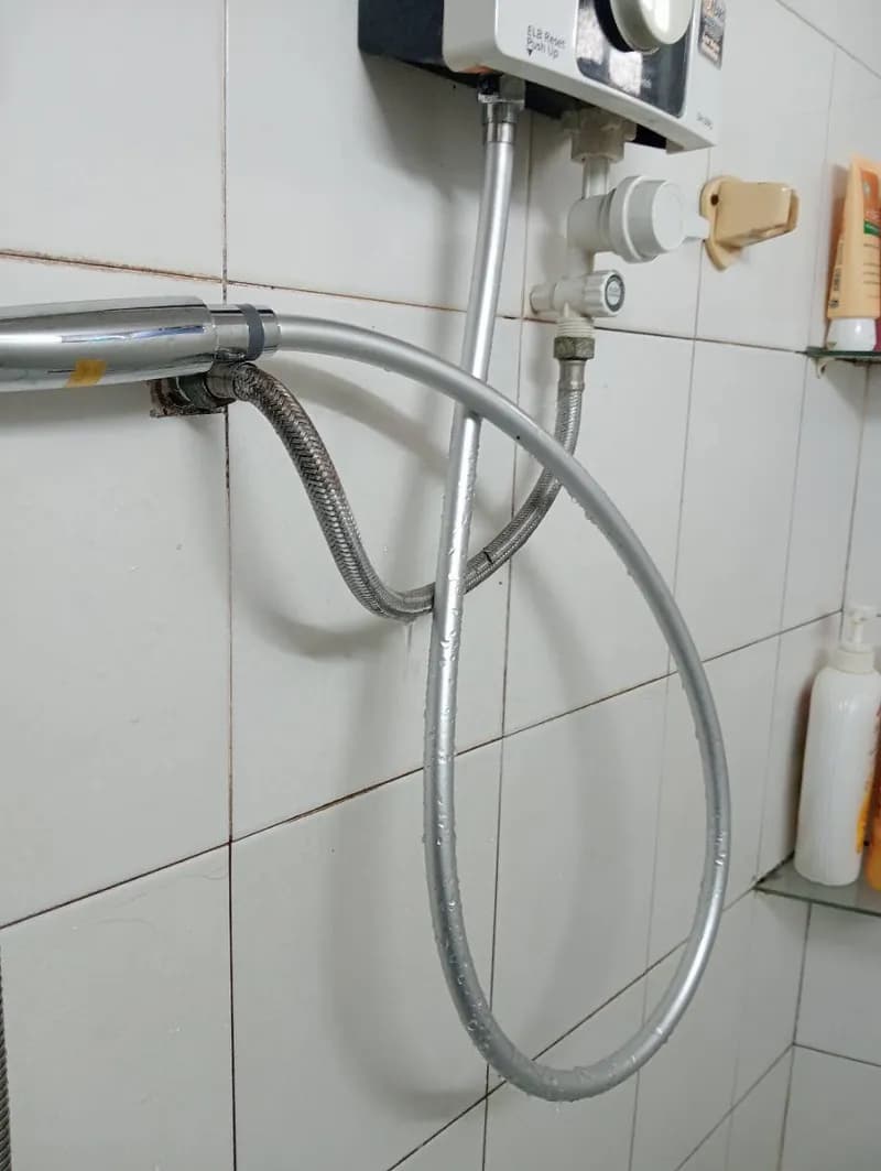 Trước sửa máy nước nóng trực tiếp Panasonic tại Quận 11 — thợ Võ Hồng Hải