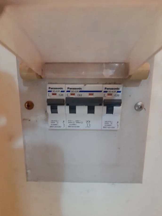Thay thế Aptomat Panasonic và đấu nối lại hệ thống điện TPHCM tại TPHCM