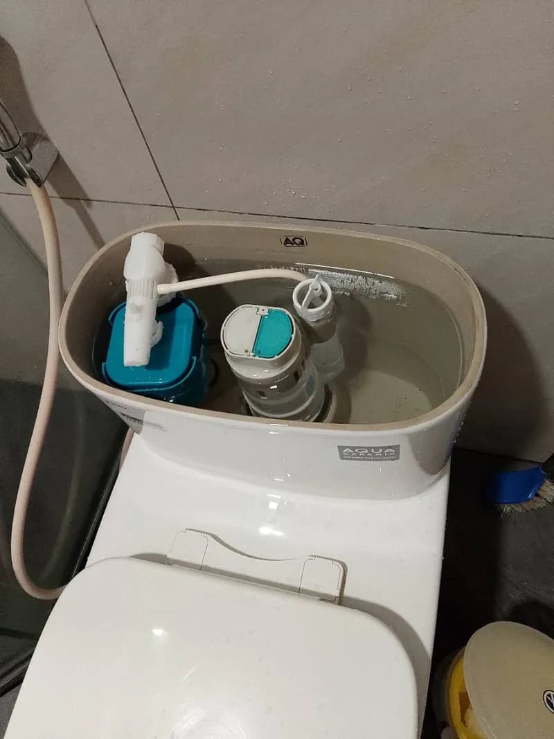 Thay thế bộ xả bồn cầu rò rỉ nước tại Nhà Bè tại Nhà Bè