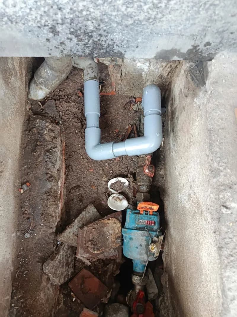 Thay thế đường ống bơm tăng áp rò rỉ tại TPHCM tại TPHCM