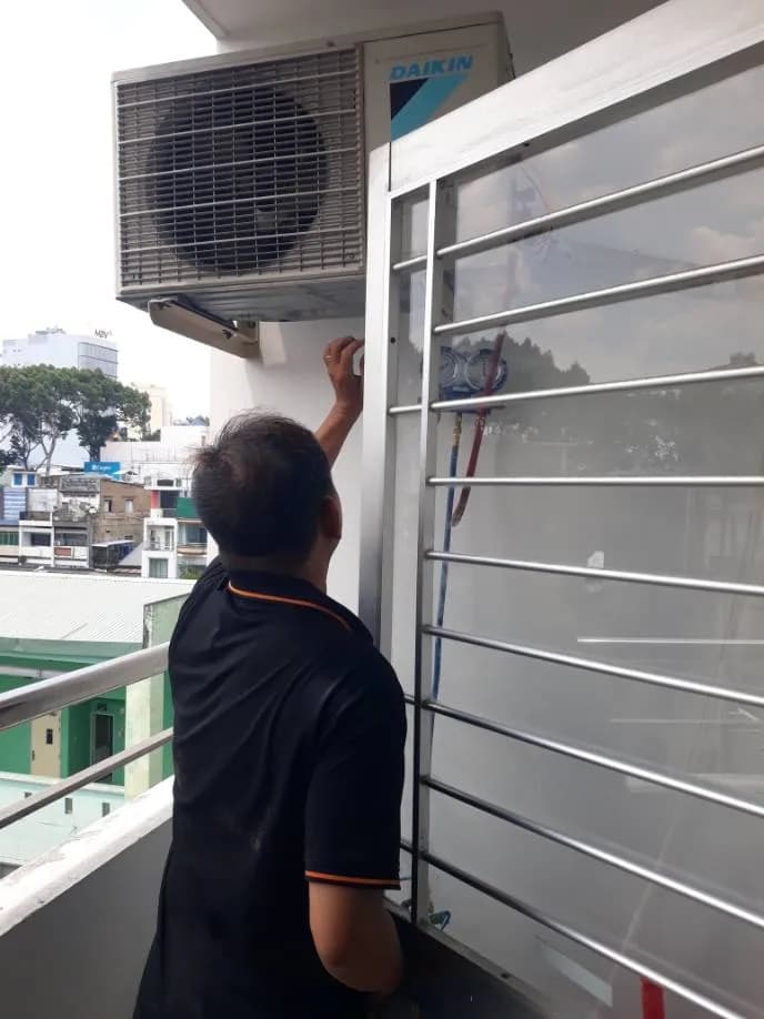 Trước sửa máy lạnh treo tường Daikin tại P.HCM, Quận 5 — thợ Đặng Anh Huy
