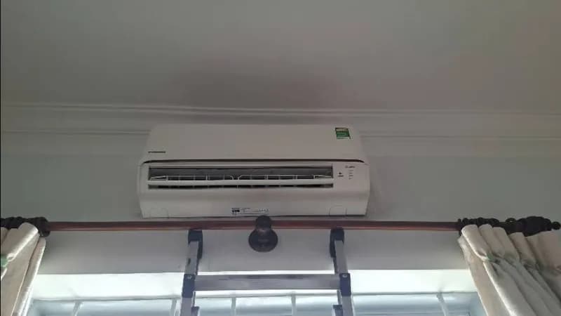 Trước sửa máy lạnh treo tường tại p. Hiệp thành q12, Quận 12 — thợ Lê Hữu Lộc