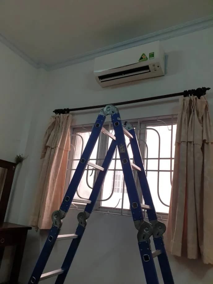 Trước sửa máy lạnh treo tường Daikin tại P.HCM, Bình Chánh — thợ Vũ Đăng