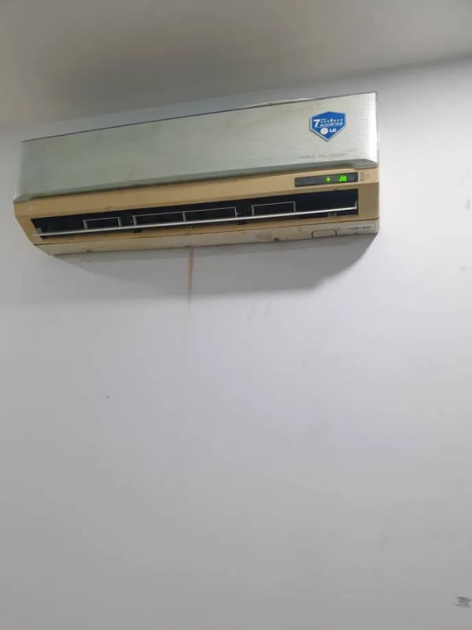 Vệ sinh và nạp gas máy lạnh LG tại TPHCM chuyên nghiệp tại TPHCM
