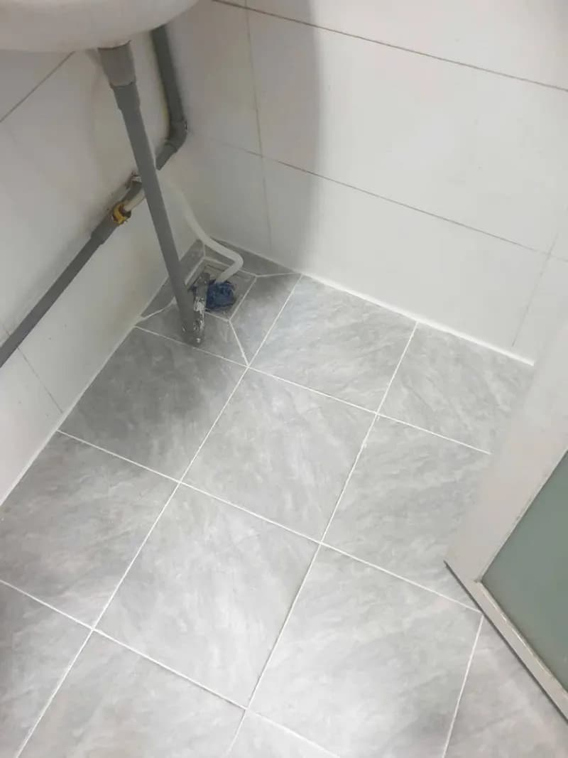 Thay ống thoát nước sàn nhà vệ sinh bị nứt tại Tân Phú tại Tân Phú