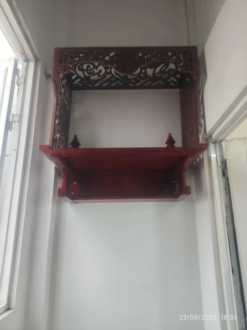 Lắp đặt bàn thờ treo tường chắc chắn tại TPHCM giá 550k tại Quận 7