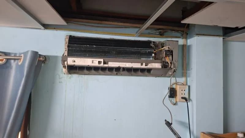 Trước sửa máy lạnh treo tường Electrolux tại Tân Phú — thợ Nguyễn Thanh Tiến