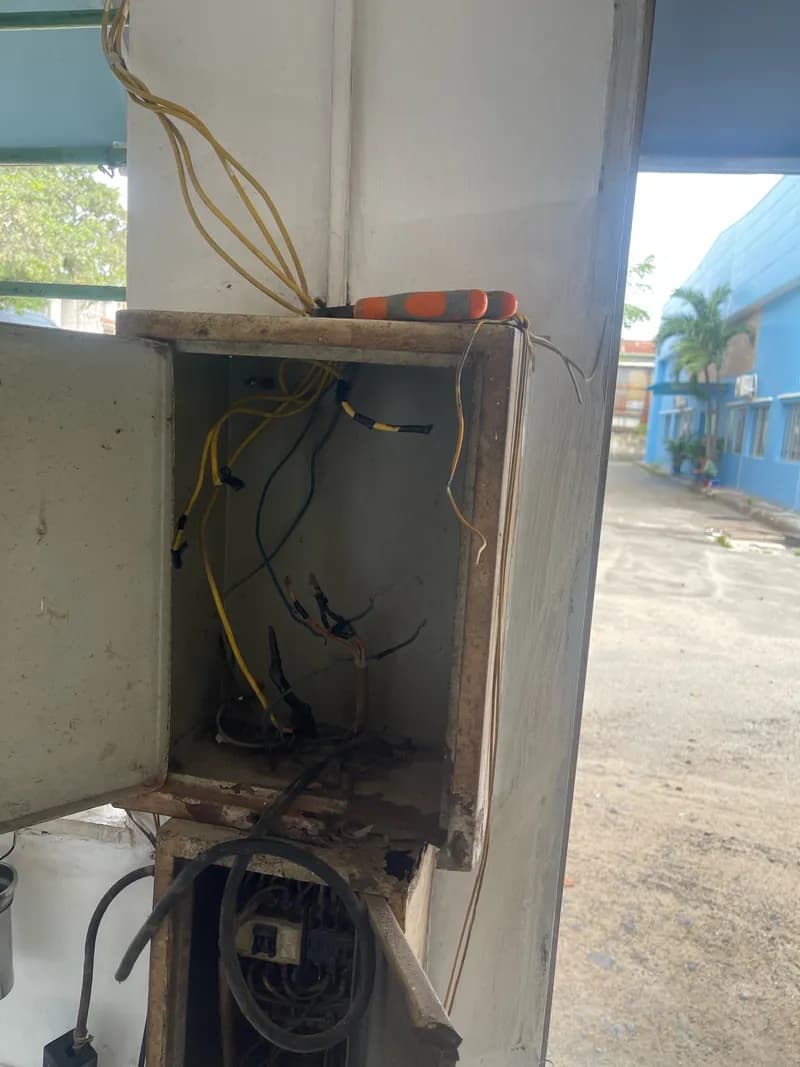 Trước sửa hệ thống điện Schneider tại phường Đông Hưng Thuận, Quận 12 — thợ Nguyễn Quốc Bảo