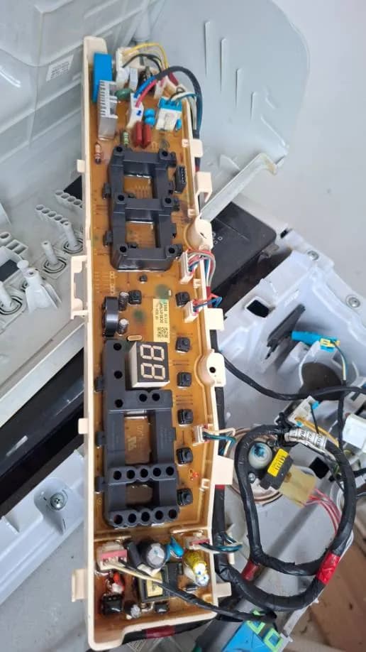 Trước sửa máy giặt cửa trên Samsung tại Bình Tân — thợ Nguyễn Thanh Tiến