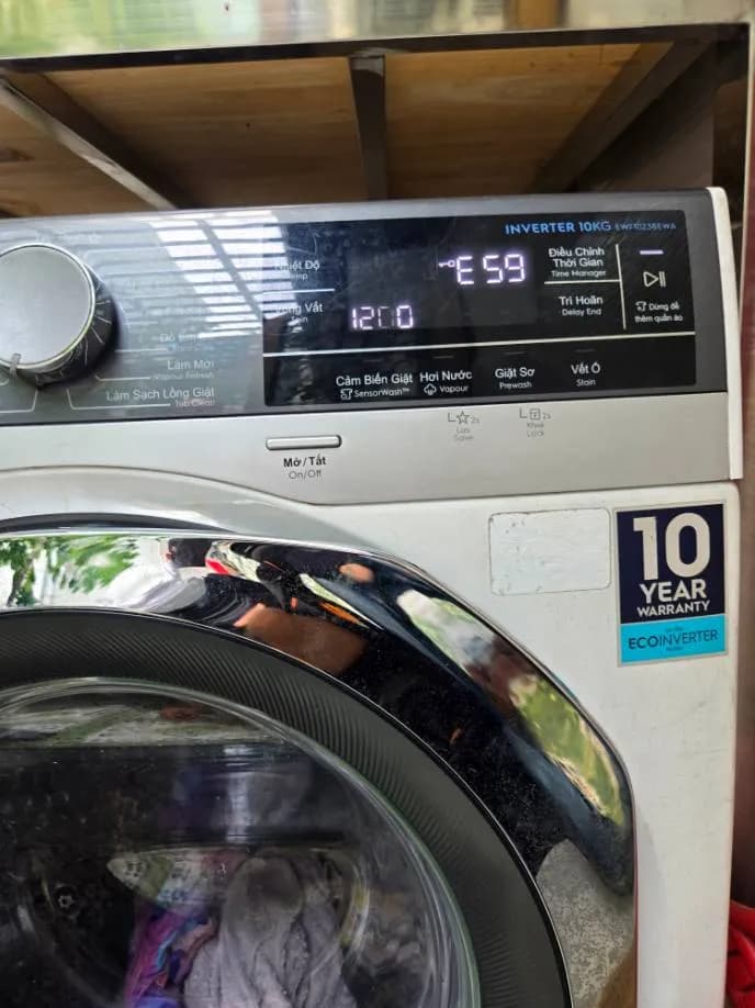 Trước sửa máy giặt cửa trước Electrolux tại Gò Vấp — thợ Lê Hữu Lộc