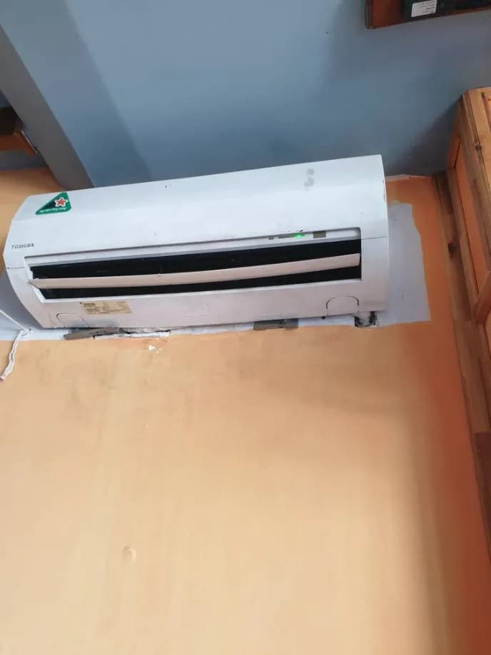 Vệ sinh máy lạnh Toshiba treo tường chuyên nghiệp tại Quận 6 tại Quận 6