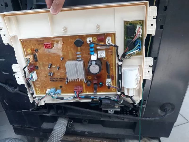 Thay thế linh kiện, phục hồi board mạch máy giặt tại Tân Phú tại Tân Phú