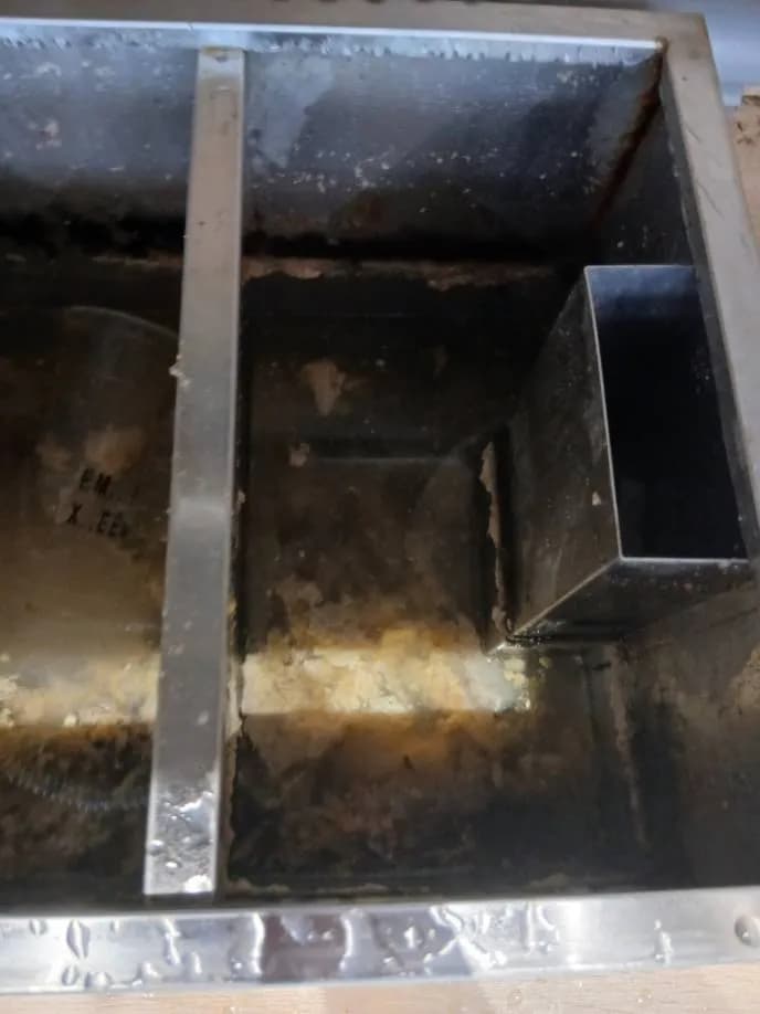 Trước sửa bể tách mỡ tại Thủ Đức — thợ Lê Đăng Tuấn