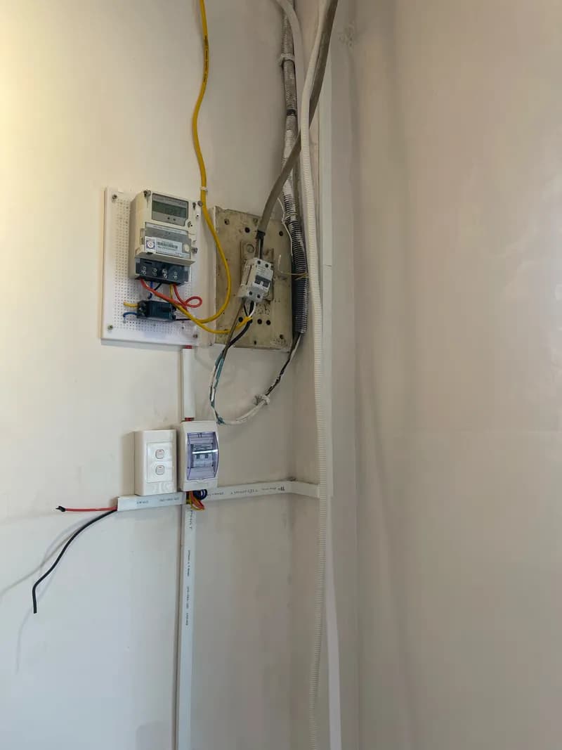 Sau khi hoàn thành sửa hệ thống điện Schneider tại Gò Vấp — thợ Nguyễn Quốc Bảo (5 sao)