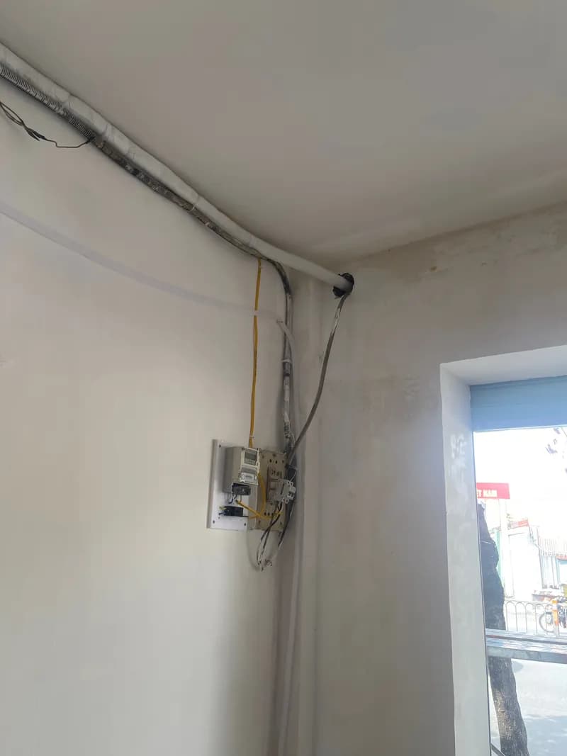 Trước sửa hệ thống điện Schneider tại Gò Vấp — thợ Nguyễn Quốc Bảo