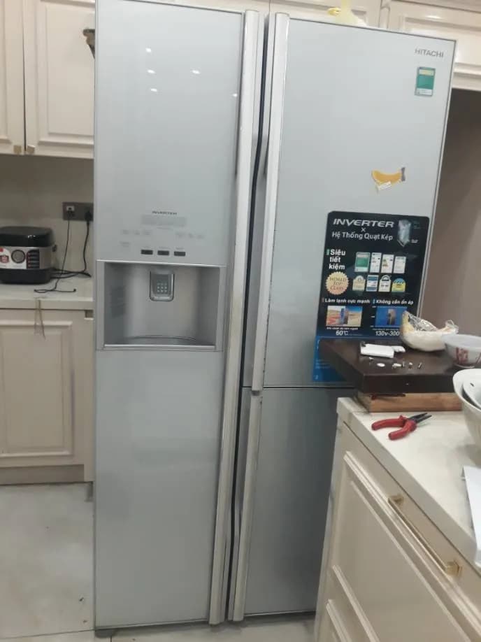 Sau khi hoàn thành sửa tủ lạnh side-by-side Hitachi tại Phường 10 (Phú Nhuận), Tân Bình — thợ Đặng Anh Huy