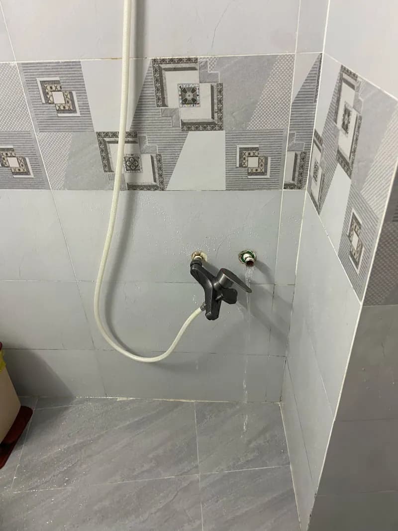 Thay bộ xả bồn cầu bị rò rỉ nước tại Quận 5 tại Quận 5