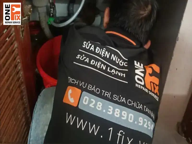 Dịch vụ lắp máy bơm của 1Fix chuyên nghiệp, có chính sách bảo hành lâu dài, mang lại sự an tâm cho khách hàng.