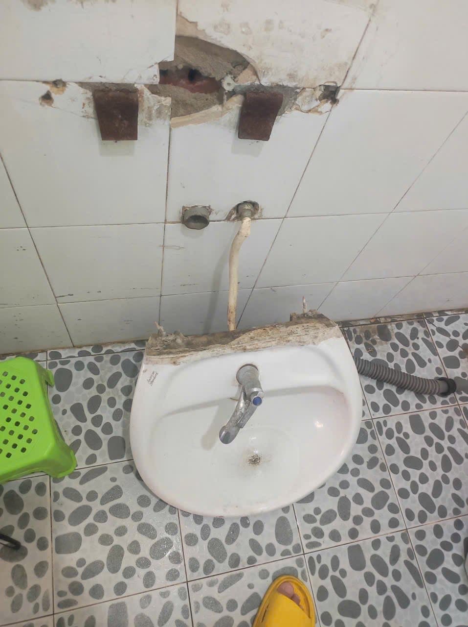 Trước khi sửa: sửa lavabo tại Thủ Đức