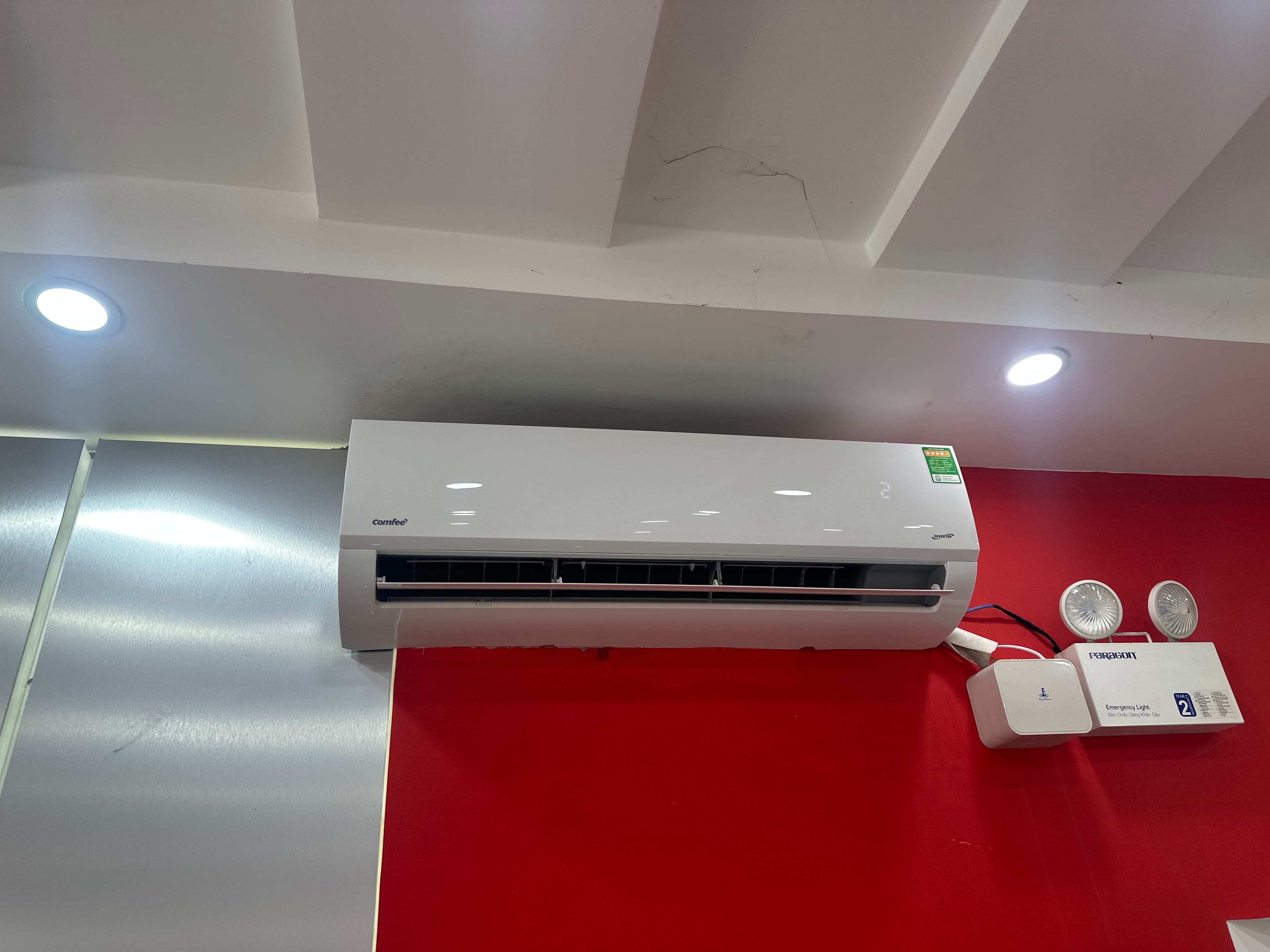 Vệ sinh và nạp gas máy lạnh Comfee Inverter tại TPHCM tại TPHCM