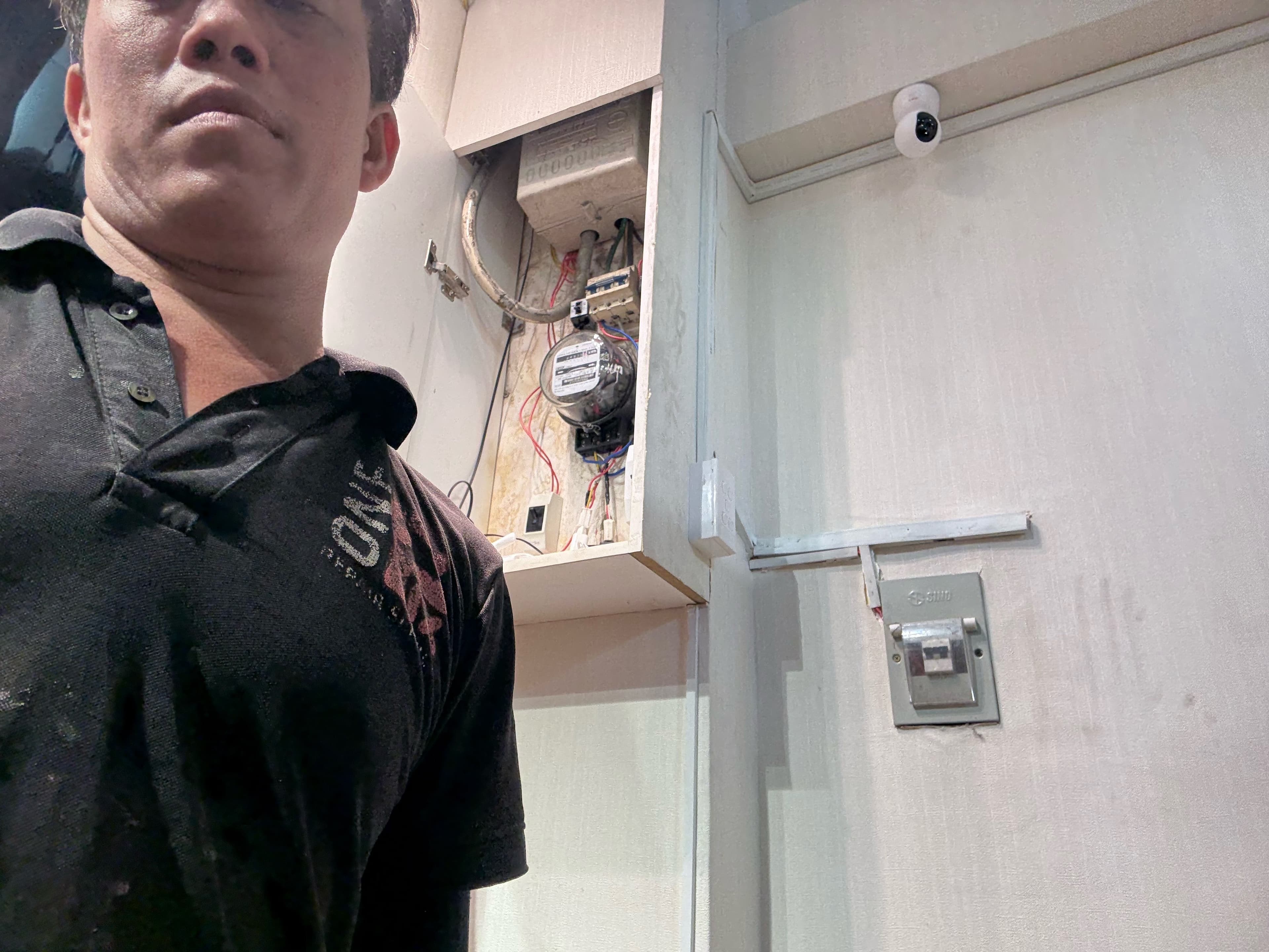 Sau khi hoàn thành sửa: Thay thế dây dẫn và lắp đặt CB tủ điện tại TPHCM tại TPHCM — thợ Hồ Như Vũ