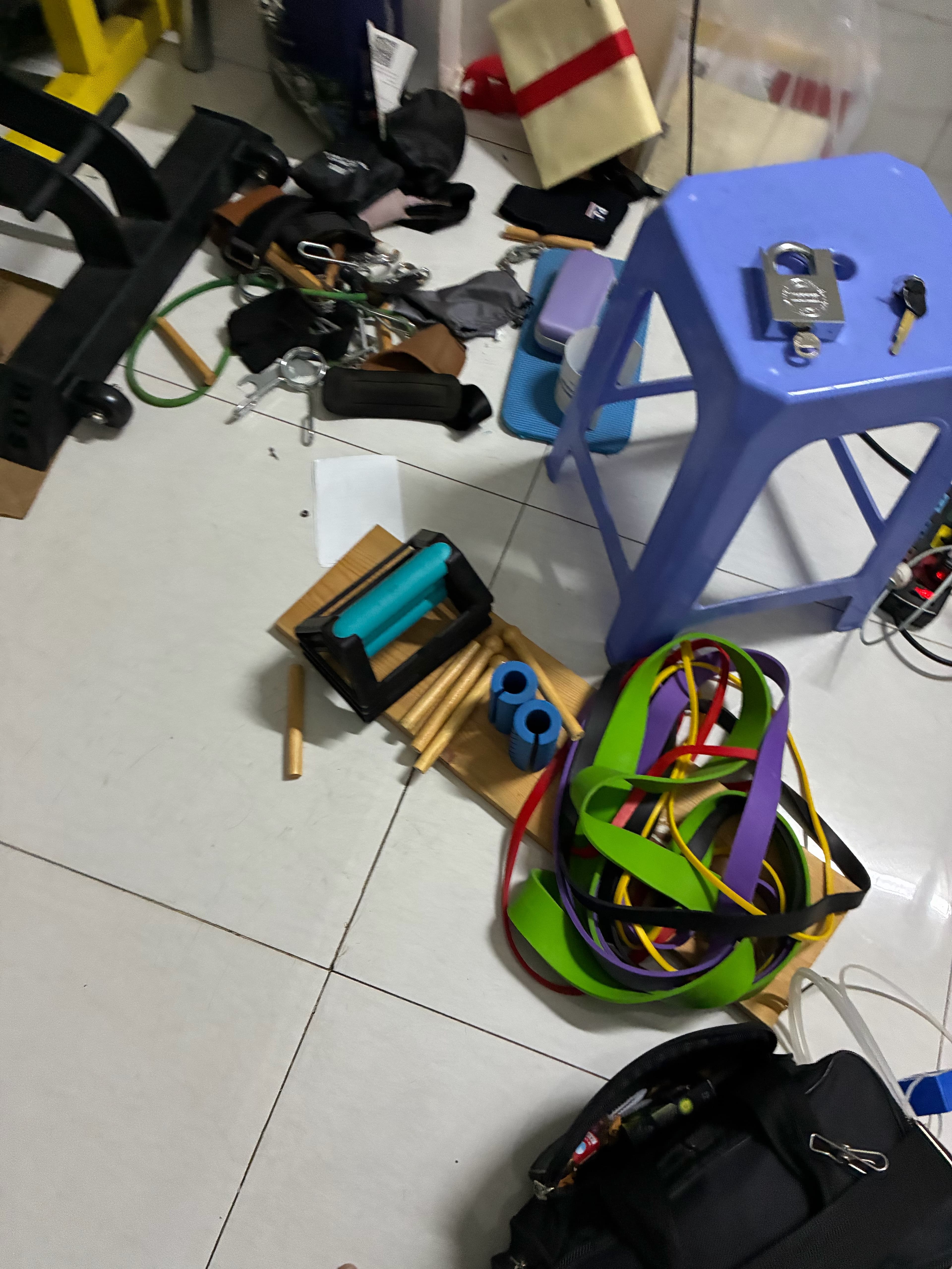 Trước sửa: Lắp đặt xà đơn đa năng Infit lên tường gạch tại TPHCM tại TPHCM — thợ Dương Oai