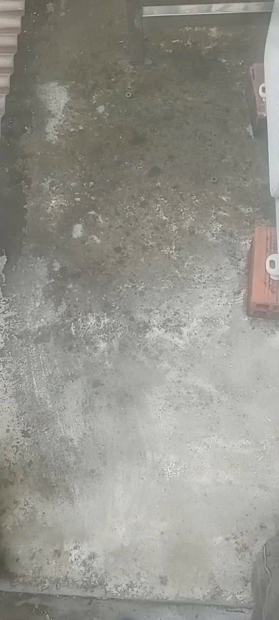 Trước sửa sân thượng Sira tại TPHCM — thợ Bùi Văn An