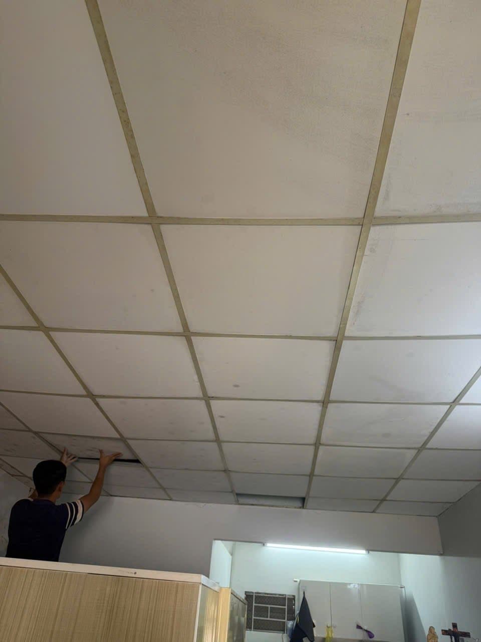 Trước sửa trần thạch cao Nippon tại TPHCM — thợ Bùi Văn An
