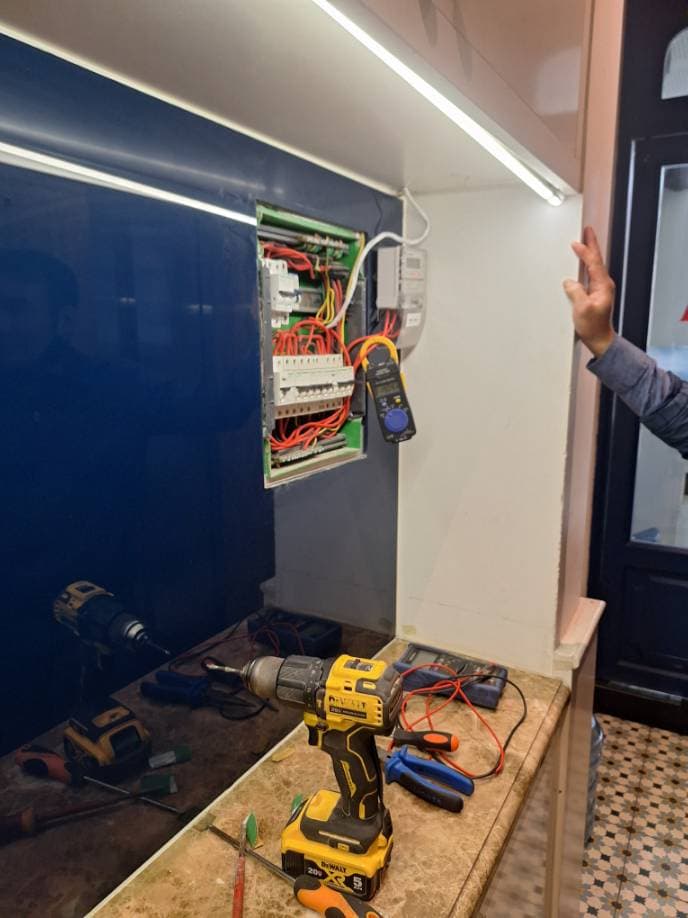 Trước khi sửa: Thay CB, lắp đh điện tại Phường 11, Quận 5