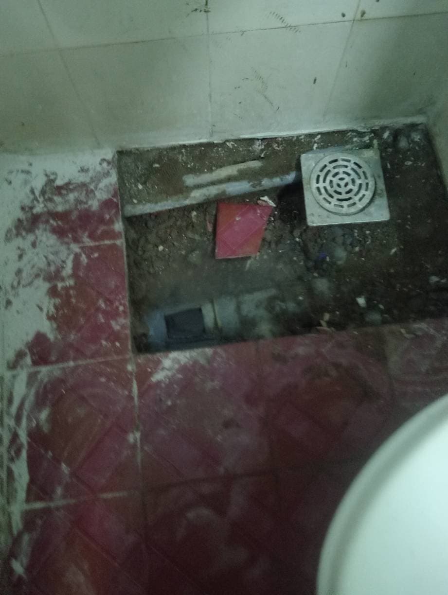 Kết quả Thông tắc thoát sàn toilet bằng máy lò xo tại TPHCM tại TPHCM — thợ Võ Hồng Hải