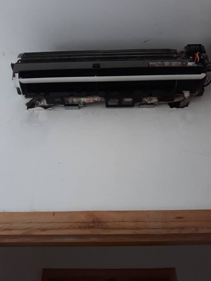 Trước khi sửa: Thông tắc đường ống thoát nước máy lạnh Toshiba tại Nhà Bè tại P.HCM, Nhà Bè