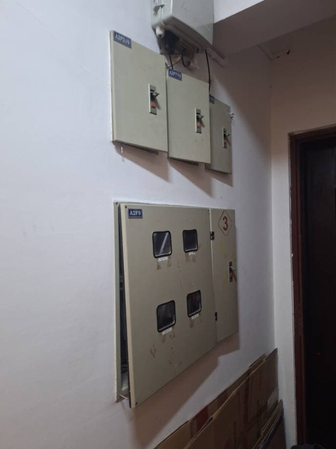 Trước sửa: Kiểm tra, thay thế đầu cos tủ điện tại Tân Phong, Quận 7 tại phường Tân Phong, Quận 7 — thợ Trần Quốc Đông