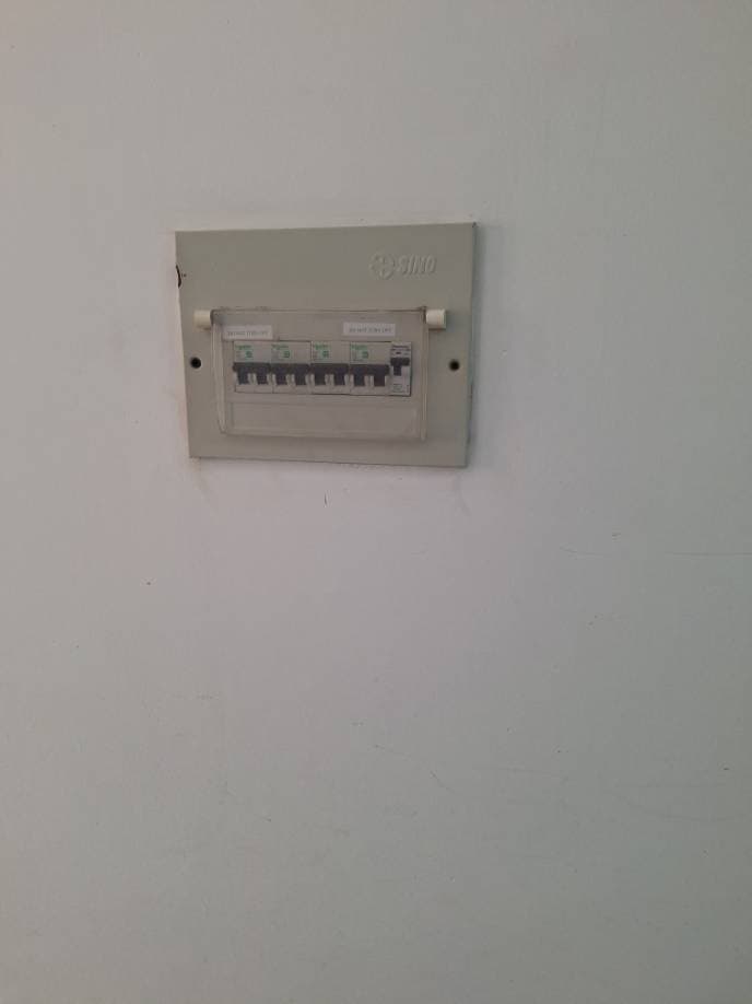 Kết quả Thay thế CB Schneider bị cháy và đấu nối lại tủ điện Quận 7 tại Quận 7 — thợ Trần Quốc Đông