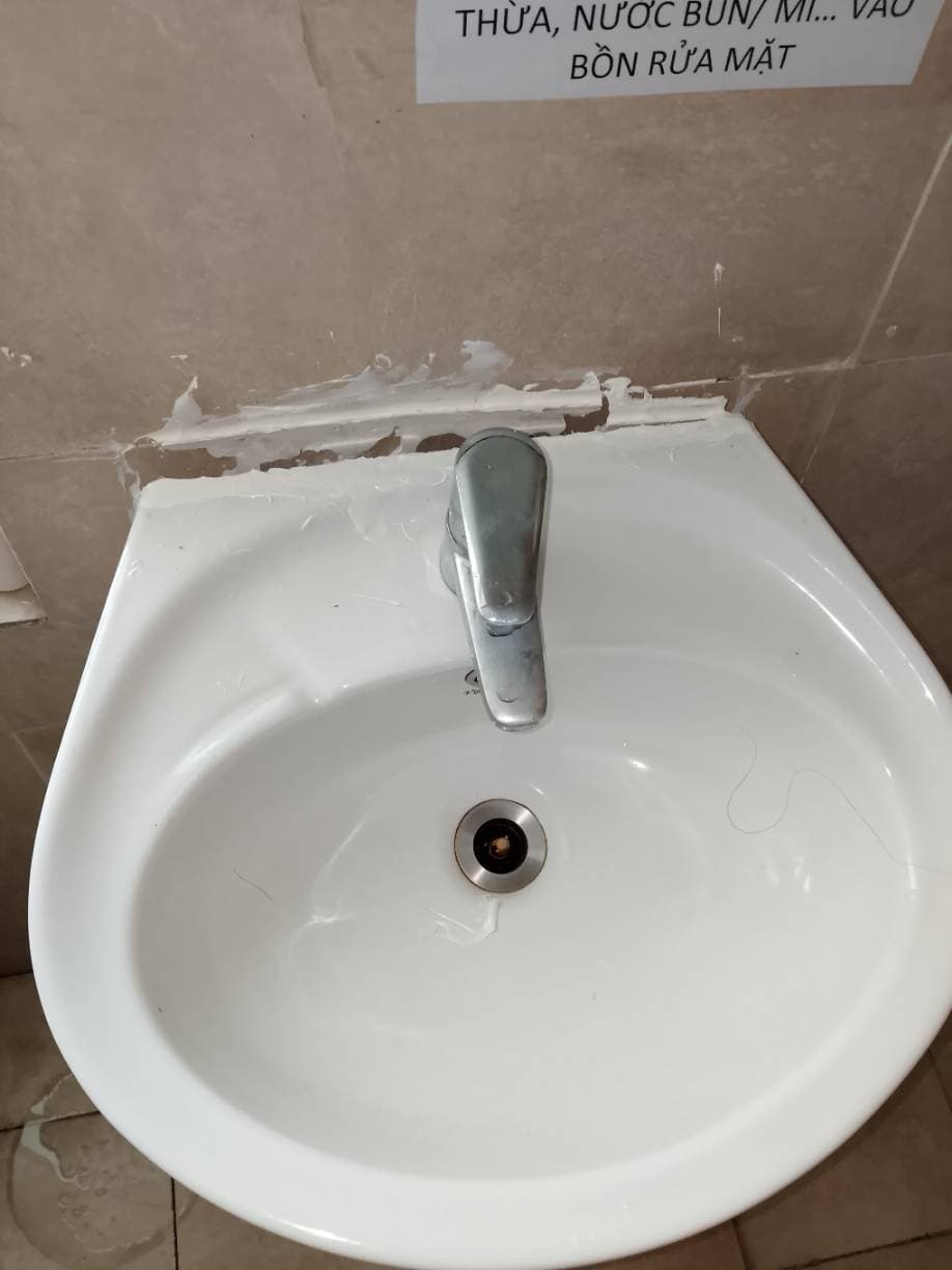 Trước sửa: Lắp lại lavabo tại TPHCM — thợ Đỗ Nhiều