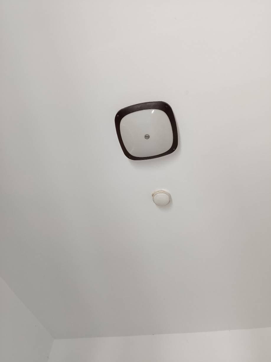 Trước sửa đèn ốp trần tại P.HCM, Quận 4 — thợ Đỗ Văn Nhiều