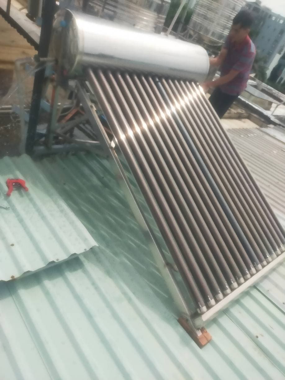 Trước sửa máy nước nóng năng lượng mặt trời Gamax tại TPHCM — thợ Lê Đăng Tuấn