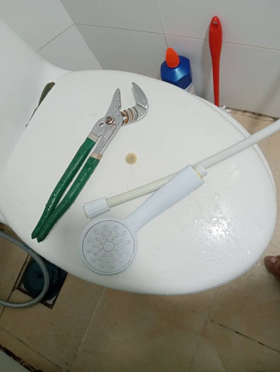 Trước khi sửa: Thông tắc vòi sen chảy yếu tại phường 2, quận Tân Bình tại phường 2, Tân Bình