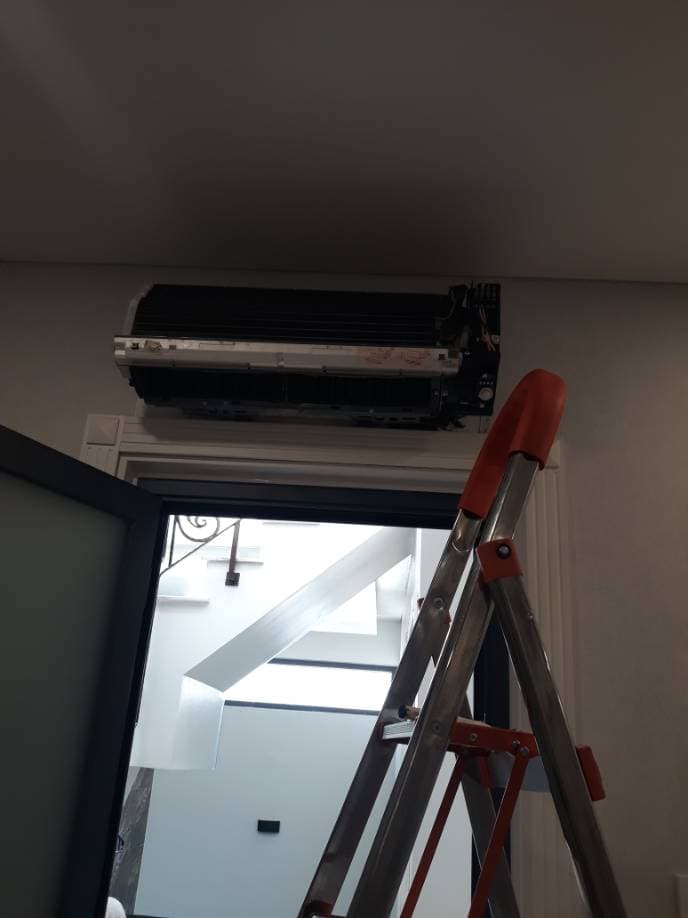 Trước sửa máy lạnh treo tường tại Phường Sài Gòn, Quận 1 — thợ Đặng Anh Huy