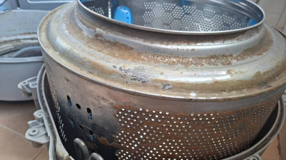 Trước sửa: Vệ sinh máy giặt tại TPHCM — thợ TIẾN NGUYỄN