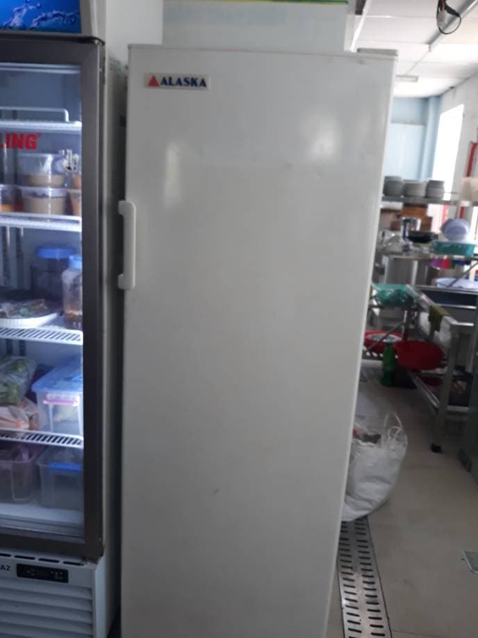 Trước sửa tủ đông Alaska tại TPHCM — thợ Đặng Anh Huy